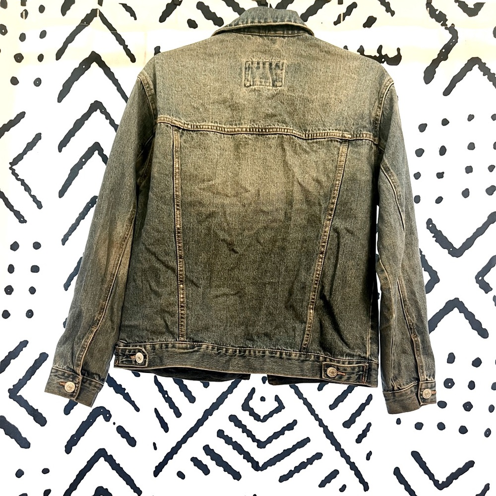 Jean Jacket 👖🫶🏽 - Picture 2 of 2